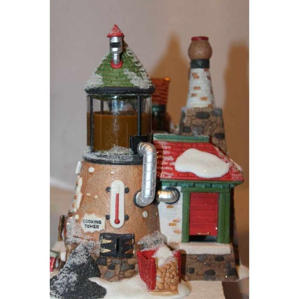 Dept 56 North Pole - The Peanut Brittle Factory - Picture 4 of 8